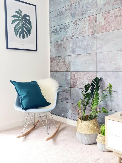 Stylish 2 Bedroom Apartment / Free Gated Parking Glasgow Esterno foto