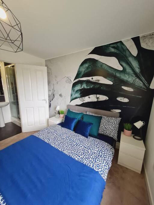 Stylish 2 Bedroom Apartment / Free Gated Parking Glasgow Esterno foto