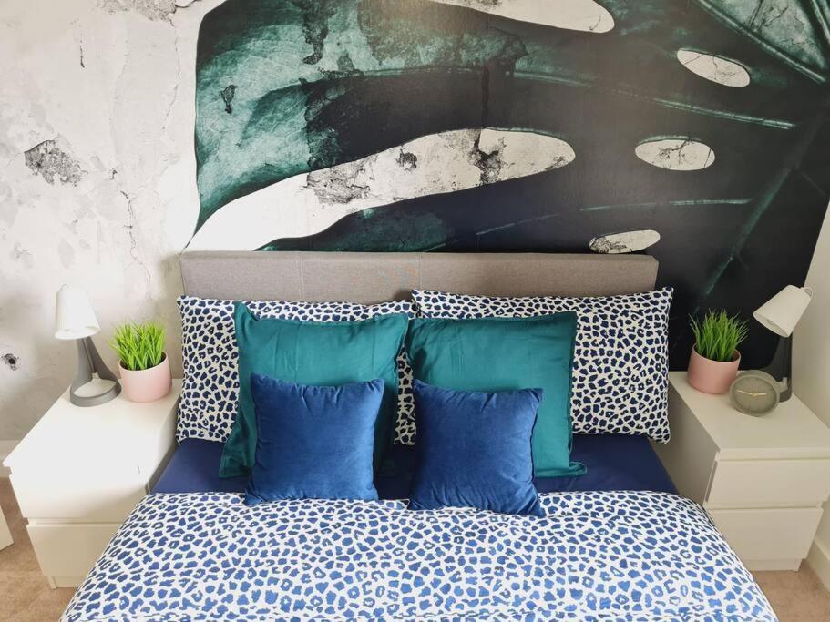 Stylish 2 Bedroom Apartment / Free Gated Parking Glasgow Esterno foto